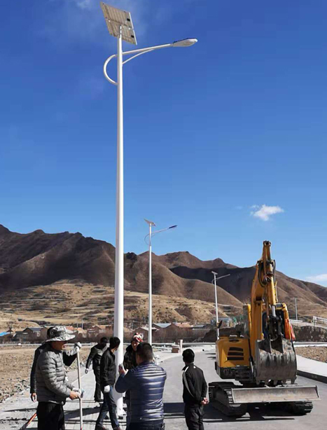 甘南碌曲10米瓜州太阳能路灯项目